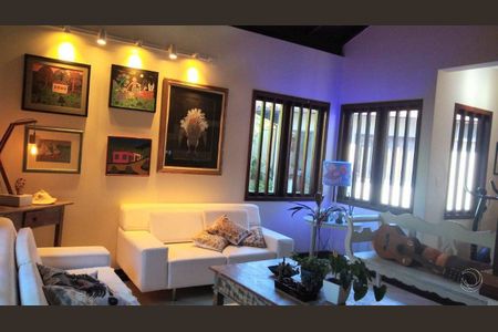 2_photo/9527392047.96e81d73ac213d8c-ATLAS-c9dff6da-9511-4c65-b1d6-4543d2d980d2.jpg de casa à venda com 3 quartos, 262m² em Itacorubi, Florianópolis