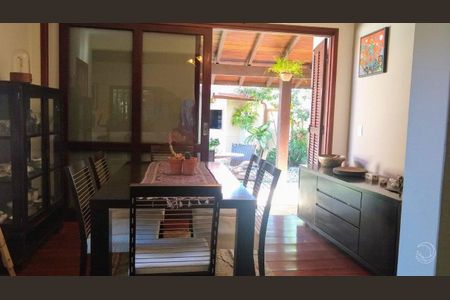 5_photo/9527392047.96e81d73ac213d8c-ATLAS-fa592811-2e0f-450d-9955-d922a5666d47.jpg de casa à venda com 3 quartos, 262m² em Itacorubi, Florianópolis