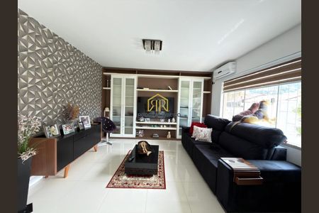 4_photo/9527392057.93b8fa184532727f-ATLAS-d22983e2-9f31-441a-be03-e46c4aabd5e5.jpg de casa à venda com 3 quartos, 220m² em Itacorubi, Florianópolis