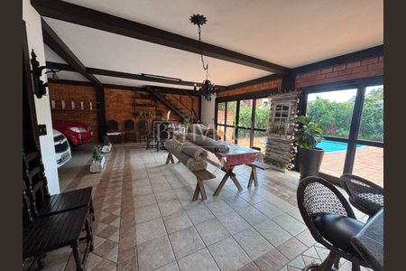 12_photo/952739207b.b7a28b76476596d7-ATLAS-5c99fba1-4591-4262-a524-dc3aaa4f44d0.jpg de casa à venda com 5 quartos, 530m² em Itacorubi, Florianópolis
