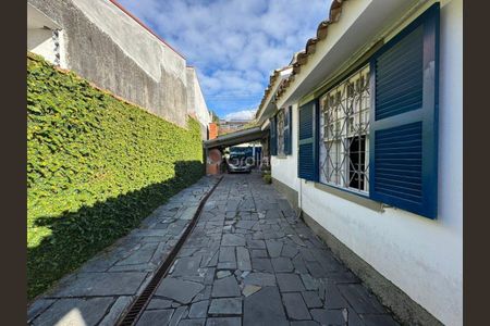 42_photo/9527392111.d9f076d2edbf9077-ATLAS-9336cfc3-1704-4965-aa64-d497f51e2d88.jpg de casa à venda com 4 quartos, 175m² em Itacorubi, Florianópolis