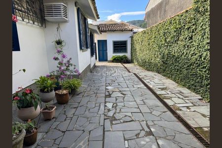 41_photo/9527392111.d9f076d2edbf9077-ATLAS-fef5240e-cbc0-40e2-9e01-31ffcd951945.jpg de casa à venda com 4 quartos, 175m² em Itacorubi, Florianópolis