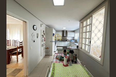 5_photo/952739211b.bdf1def5ceb5107f-ATLAS-01934d5e-b27a-4e00-8c48-76bf35ea55fb.jpg de casa à venda com 6 quartos, 288m² em Itacorubi, Florianópolis