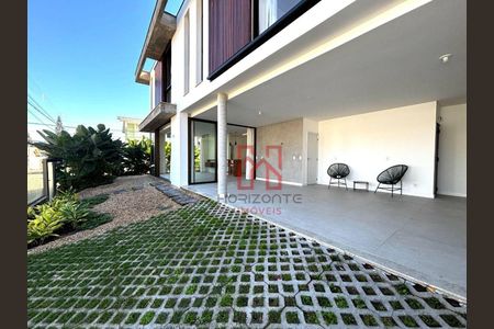 4_photo/95273921c5.1168d7f35de77434-ATLAS-ced07902-cd1a-4948-8fdb-e1f2632461fb.jpg de casa à venda com 3 quartos, 163m² em Itacorubi, Florianópolis