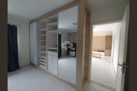 6_photo/95273924c7.0176ad22bcbf6d3f-ATLAS-2b0c8a7d-85d2-42d7-bc27-567061ad05f5.jpg de casa à venda com 4 quartos, 198m² em Itacorubi, Florianópolis