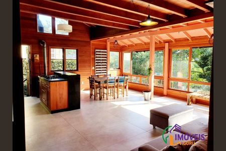 6_photo/9527393dc5.ceff8192393c33de-ATLAS-3dcd59ff-e951-477f-b0ef-4307e9bd17e1.jpg de casa à venda com 6 quartos, 222m² em Córrego Grande, Florianópolis