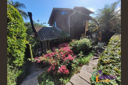 9_photo/9527393dc5.ceff8192393c33de-ATLAS-9d597ff3-3274-4e01-a5cc-4c3b7d866433.jpg de casa à venda com 6 quartos, 222m² em Córrego Grande, Florianópolis