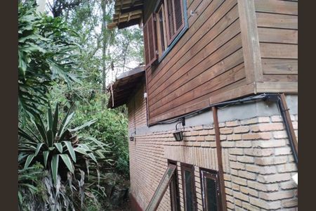 7_photo/9527393de1.bb2cfda027800a9a-ATLAS-495236ce-8b4a-4ab5-bd7c-ced9c90a960d.jpg de casa à venda com 4 quartos, 230m² em Córrego Grande, Florianópolis