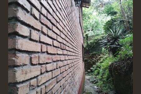 7_photo/9527393de1.bb2cfda027800a9a-ATLAS-572e313f-9cdf-4ad1-bfdf-6fd21c947f77.jpg de casa à venda com 4 quartos, 230m² em Córrego Grande, Florianópolis