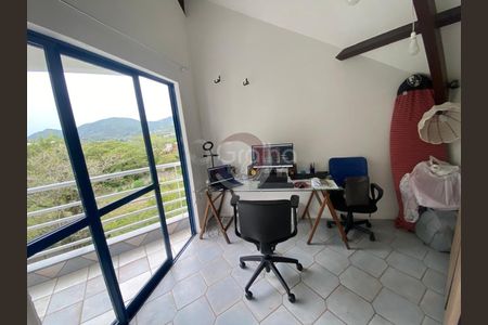 11_photo/9527394a8d.ff0e424256b683cf-ATLAS-37d01a10-e0c2-471d-b32e-abecfd639faf.jpg de casa para alugar com 4 quartos, 165m² em Lagoa da Conceição, Florianópolis