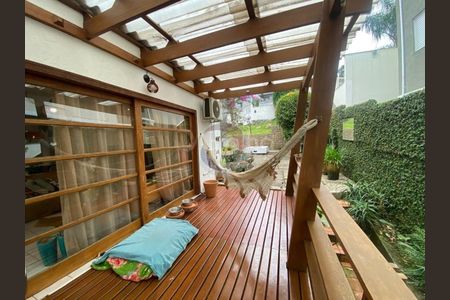 16_photo/9527394a8d.ff0e424256b683cf-ATLAS-4e491f98-0e9b-427a-90b0-ec317a0d04c4.jpg de casa para alugar com 4 quartos, 165m² em Lagoa da Conceição, Florianópolis