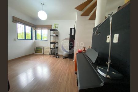 10_photo/9527394a8d.ff0e424256b683cf-ATLAS-b8bb5b31-0cea-4e3b-9649-0471acb2ffe0.jpg de casa para alugar com 4 quartos, 165m² em Lagoa da Conceição, Florianópolis