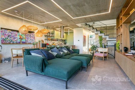 3_photo/9527394a99.4e8bf0435a0067fb-ATLAS-11e1933b-7ca8-4da8-bce7-01c9d060f7f7.jpg de casa de condomínio à venda com 3 quartos, 234m² em Lagoa da Conceição, Florianópolis