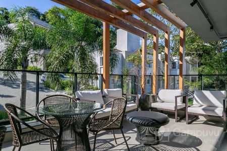 10_photo/9527394a99.4e8bf0435a0067fb-ATLAS-ed2700c5-1d5a-417b-9aff-c5d53aa3f62a.jpg de casa de condomínio à venda com 3 quartos, 234m² em Lagoa da Conceição, Florianópolis