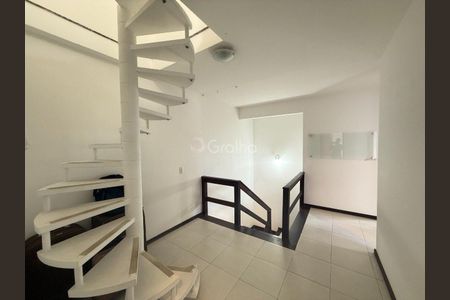 24_photo/9527394a9b.06e97bceec1fcf1d-ATLAS-76709a4f-4193-483a-96c7-2a19b3be2d71.jpg de apartamento à venda com 4 quartos, 187m² em Lagoa da Conceição, Florianópolis