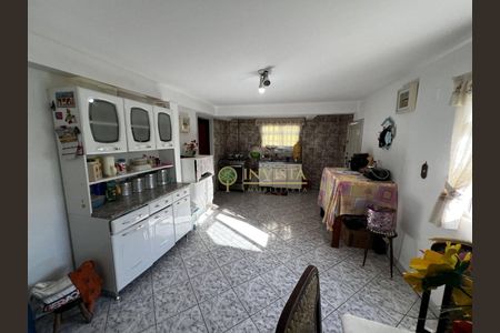 11_photo/9527399b79.e6c5309fd1607d84-ATLAS-96a0bb15-dfdb-414d-ba07-6d2da4d22bcb.jpg de casa à venda com 3 quartos, 200m² em Costeira do Pirajubaé, Florianópolis