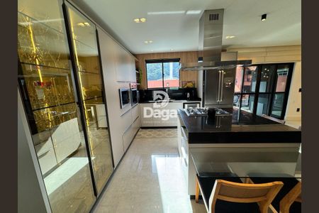 4_photo/952739a411.d9f076d2edbf9077-ATLAS-a23cd2ef-5abc-4f93-bb04-93f9eca52c45.jpg de casa à venda com 4 quartos, m² em Saco dos Limões, Florianópolis