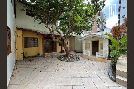 20_photo/952739a827.ceff8192393c33de-ATLAS-df45af04-c83f-4e59-8b8f-1fccac5efb6c.jpg de casa para alugar com 5 quartos, 230m² em Pantanal, Florianópolis