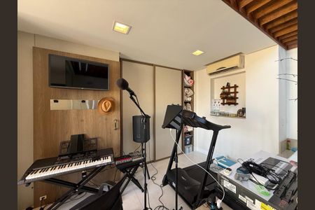 17_photo/952739acf9.732b7fd8aaa5f07d-ATLAS-1f0801cb-b0f3-4bd1-85ed-aba069b8e51f.jpg de casa à venda com 9 quartos, 435m² em Saco dos Limões, Florianópolis