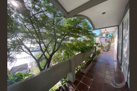 2_photo/952739d299.8a3b691a8180766f-ATLAS-e0310ba7-1902-40d2-9d84-78d745a9e89d.jpg de casa à venda com 3 quartos, 344m² em José Mendes, Florianópolis
