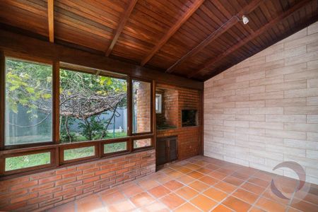 11_photo/95273a10e7.85af573e44074131-ATLAS-9d80f812-46a6-4d9e-8eb6-b33f046dd6cf.jpg de casa à venda com 3 quartos, 274m² em Carianos, Florianópolis