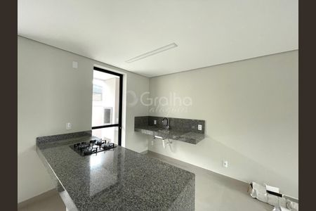 5_photo/95273a147f.c1dc00249eefaead-ATLAS-40115669-c3d4-44f7-9e5b-5b7f8b1113b7.jpg de casa para alugar com 3 quartos, 143m² em Carianos, Florianópolis