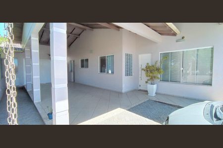 44_photo/95273a15fb.e17343cf5b702f60-ATLAS-c39e9ba5-8fb3-484e-8adf-583f688a29da.jpg de casa à venda com 3 quartos, 113m² em Carianos, Florianópolis