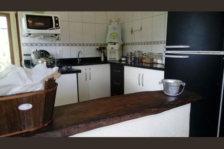 18_photo/95273a32ed.e182d30f96765f76-ATLAS-a969f9fb-6cd3-44ea-b803-37cb60cac2e8.jpg de casa à venda com 2 quartos, 180m² em Costeira do Pirajubaé, Florianópolis