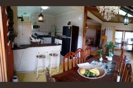 10_photo/95273a32ed.e182d30f96765f76-ATLAS-ac31258d-4a55-485d-98d3-ea8c8c7a58b0.jpg de casa à venda com 2 quartos, 180m² em Costeira do Pirajubaé, Florianópolis