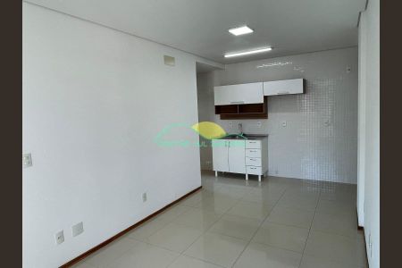 7_photo/95273a32ef.ceff8192393c33de-ATLAS-b233e796-04c9-46bd-bceb-fb6fc3fb20ba.jpg de casa para alugar com 2 quartos, 68m² em Costeira do Pirajubaé, Florianópolis