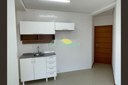 4_photo/95273a32ef.ceff8192393c33de-ATLAS-e2f534bd-f111-4ebd-ab84-08a960ce7b87.jpg de casa para alugar com 2 quartos, 68m² em Costeira do Pirajubaé, Florianópolis