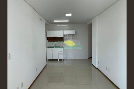 6_photo/95273a32ef.ceff8192393c33de-ATLAS-e6d879cb-a0b5-4d84-b9c4-2ba1330cf1cc.jpg de casa para alugar com 2 quartos, 68m² em Costeira do Pirajubaé, Florianópolis