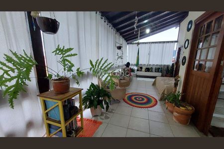 8_photo/95273a3fd9.821bca6a381fcd78-ATLAS-29e23abc-b712-4889-b895-28148d42ffd1.jpg de casa à venda com 5 quartos, 235m² em Carianos, Florianópolis