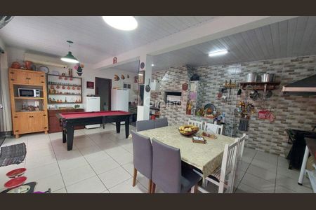 14_photo/95273a3fd9.821bca6a381fcd78-ATLAS-516a9dc3-4308-43bc-a9fd-a9a1d978707a.jpg de casa à venda com 5 quartos, 235m² em Carianos, Florianópolis