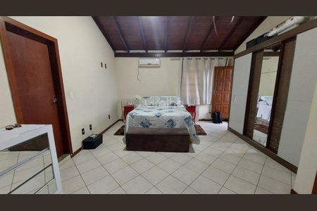 10_photo/95273a3fd9.821bca6a381fcd78-ATLAS-9a53633f-90e0-47f1-8c84-b1e005d85461.jpg de casa à venda com 5 quartos, 235m² em Carianos, Florianópolis