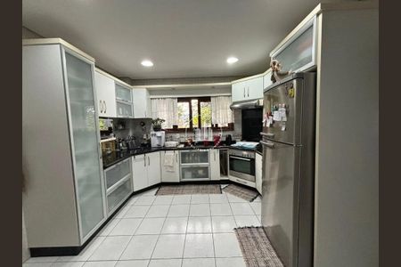 19_photo/95273a4017.9513ab7d1595ff28-ATLAS-757c473d-c8c9-4e75-bc79-c802ddc4dd85.jpg de casa à venda com 4 quartos, 243m² em Carianos, Florianópolis