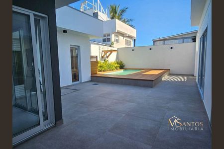 30_photo/95273a438f.970dbbdf4e9b98b2-ATLAS-63d861b7-8695-4dcb-a435-738892b79767.jpg de casa à venda com 5 quartos, 220m² em Carianos, Florianópolis