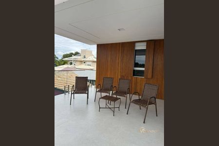 33_photo/95273a438f.970dbbdf4e9b98b2-ATLAS-bdf9d7aa-170b-4530-91a3-b0acf3345f2f.jpg de casa à venda com 5 quartos, 220m² em Carianos, Florianópolis