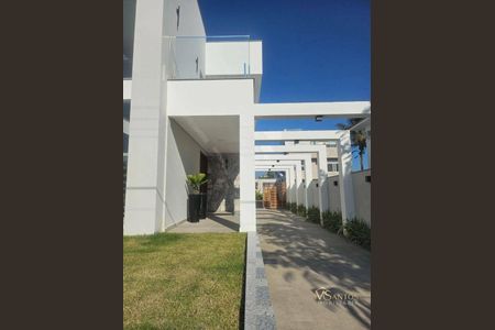 28_photo/95273a438f.970dbbdf4e9b98b2-ATLAS-be6d968c-70ec-4b0a-8c2c-13e67e48d20f.jpg de casa à venda com 5 quartos, 220m² em Carianos, Florianópolis