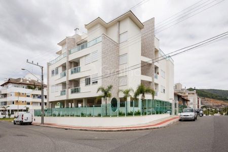 37_photo/95273a43bb.f7d16cdb5ead14bd-ATLAS-177b6789-1d3f-4eb6-a6ae-ab8e8135860b.jpg de apartamento para alugar com 4 quartos, 163m² em Carianos, Florianópolis