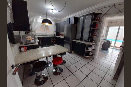 30_photo/95273a4f57.04f4efb4ec0e2ec3-ATLAS-4c5b915f-aeb9-44ca-a16f-bf664df2d6dd.jpg de casa à venda com 4 quartos, 241m² em Carianos, Florianópolis