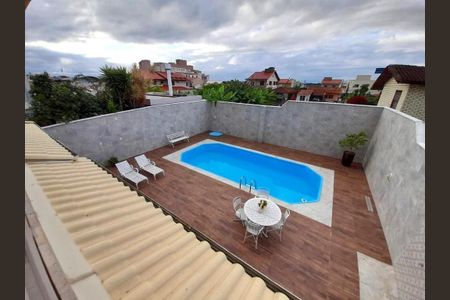 42_photo/95273a4f57.04f4efb4ec0e2ec3-ATLAS-6e1d2c39-d063-4929-85dc-6884beeb44f6.jpg de casa à venda com 4 quartos, 241m² em Carianos, Florianópolis