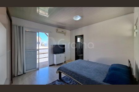 7_photo/95273a4f9d.58dbba0947eec603-ATLAS-d61d192d-a35d-4fb3-b2ae-bb302fdb7a78.jpg de casa à venda com 4 quartos, 110m² em Carianos, Florianópolis