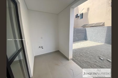 9_photo/95273a4ff1.c004be0b05d3a304-ATLAS-4c882eb0-bcf3-40fb-a9a4-4346d85d252d.jpg de casa à venda com 3 quartos, 132m² em Carianos, Florianópolis