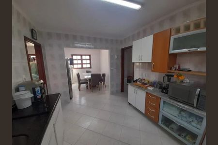 4_photo/95273a5017.2ecc81a6ef288b9f-ATLAS-3663ac54-0fe2-4c7d-9f9f-318ceb779fde.jpg de casa à venda com 3 quartos, 206m² em Carianos, Florianópolis
