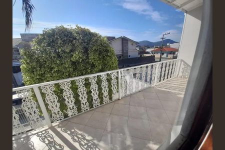 17_photo/95273a5017.2ecc81a6ef288b9f-ATLAS-b0ef90cf-5534-4de5-8cd8-997bbf8d7e54.jpg de casa à venda com 3 quartos, 206m² em Carianos, Florianópolis