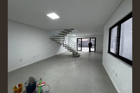 7_photo/95273a5017.aee49e73b172d5f5-ATLAS-1bff1aa7-d64f-446a-b4cd-9edb00237f3b.jpg de casa à venda com 3 quartos, 142m² em Carianos, Florianópolis