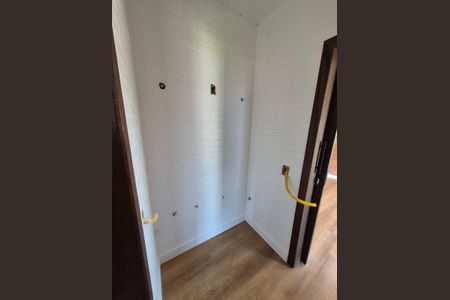 20_photo/95273a506b.aa4c0e778d0e5fa9-ATLAS-c0bbb6e2-21b6-459b-a7ee-88aa8d26a7a5.jpg de casa à venda com 3 quartos, 142m² em Carianos, Florianópolis