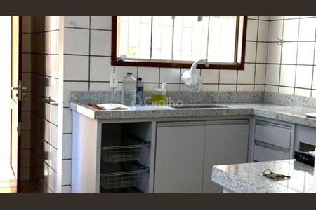 5_photo/95273a6add.94eccd8fc9add72f-ATLAS-af1a5ab4-2924-4f3f-b119-2cd0ac4e3a83.jpg de casa à venda com 3 quartos, 118m² em Carianos, Florianópolis