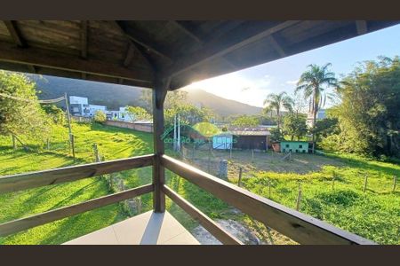 17_photo/95273ac17b.ceff8192393c33de-ATLAS-7b889a44-9f95-4360-8d8a-c78a1fcad63e.jpg de casa à venda com 2 quartos, 140m² em Ribeirão da Ilha, Florianópolis